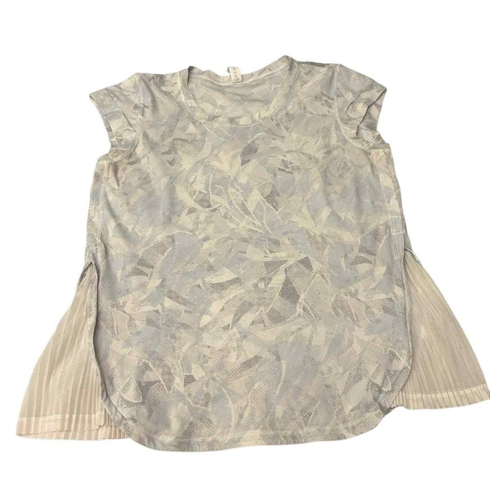 Lululemon Women's‎ Just Pleat It Short Sleeve Top Jasmine White Multi Size 4